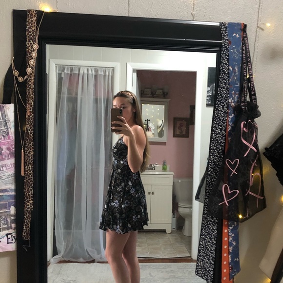 Flower dress - Picture 2 of 3